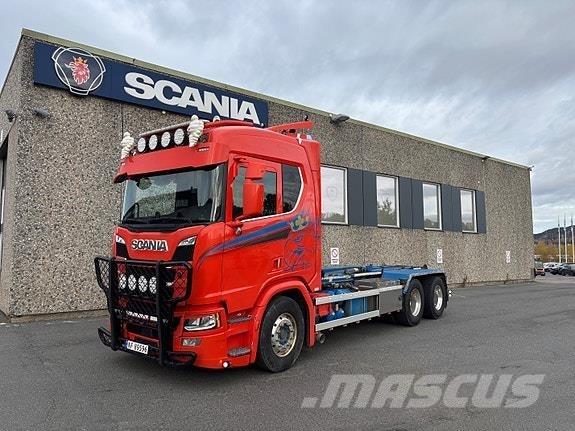 Scania R650B6x4NB Vaihtolava-autot