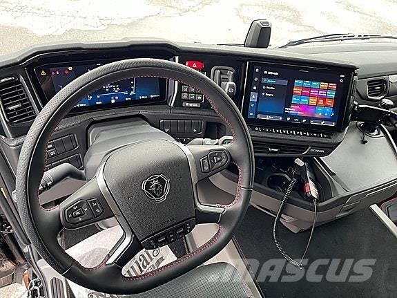 Scania R660A6X4NB Vetopöytäautot