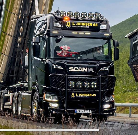 Scania R770 6X4 Vetopöytäautot