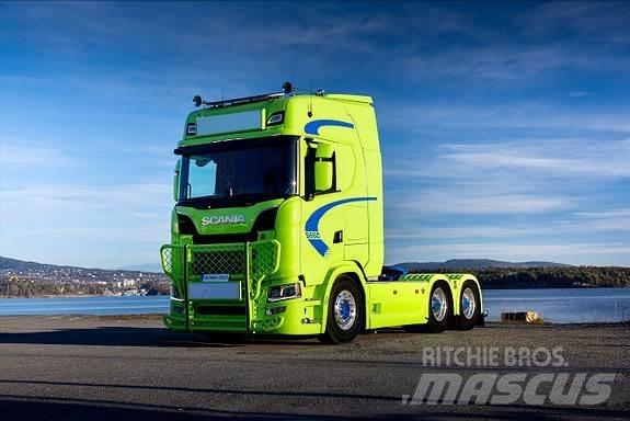 Scania S660A6x4NB Vetopöytäautot