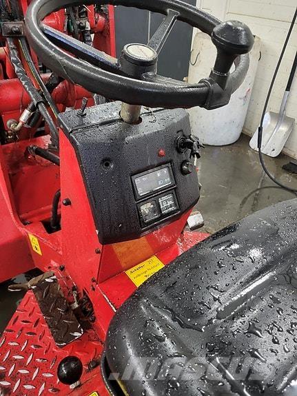 Schäffer 217 Liukuohjatut kuormaajat