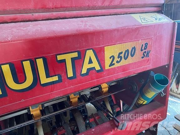 Simulta 2500 LB/SK Lannoitteenlevittimet