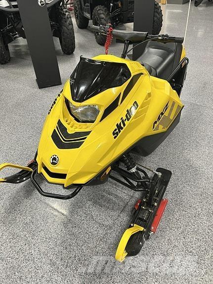 Ski-doo MXZ 120 Moottorikelkat