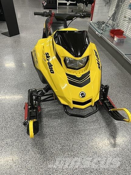 Ski-doo MXZ 120 Moottorikelkat