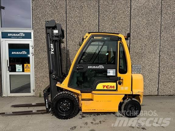 TCM FD25 Dieseltrukit