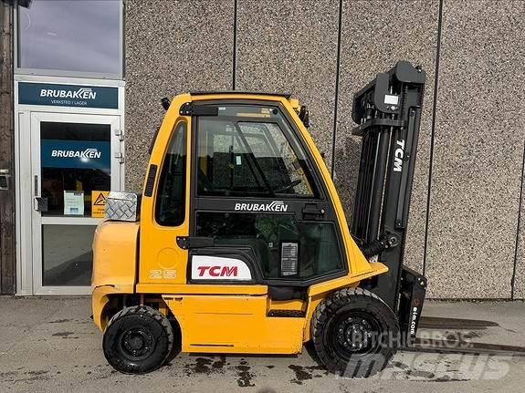 TCM FD25 Dieseltrukit