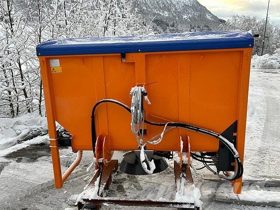  Traxos S15 VEP-490 Hiekan- ja suolanlevittimet