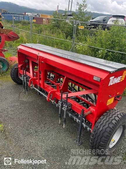 Tume CK3000 Lannoitteenlevittimet