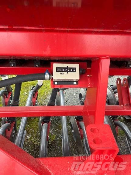 Tume CK3000 Lannoitteenlevittimet