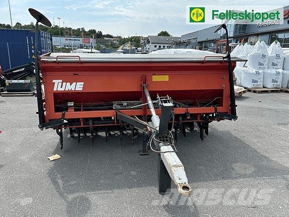 Tume HKL 3000 JC Lannoitteenlevittimet