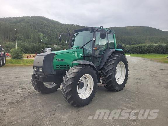 Valtra 6750-4 Traktorit