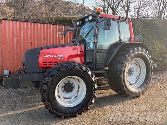 Valtra 6850 Traktorit