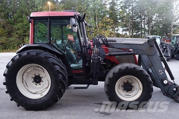 Valtra A85 Traktorit