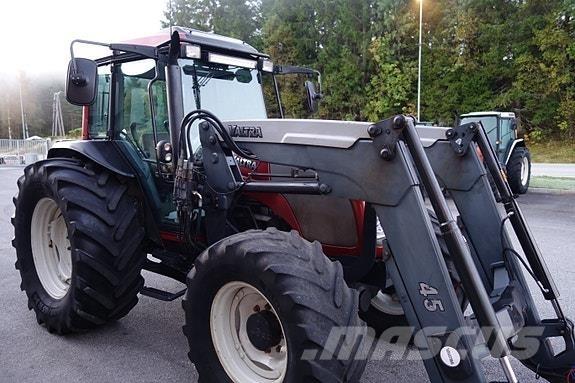 Valtra A85 Traktorit