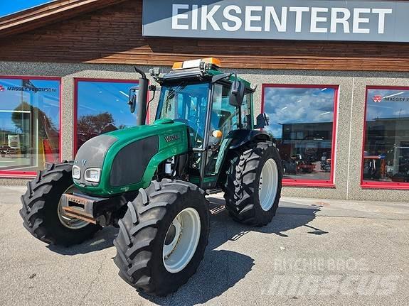Valtra A92 Traktorit