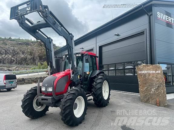 Valtra A93 Traktorit
