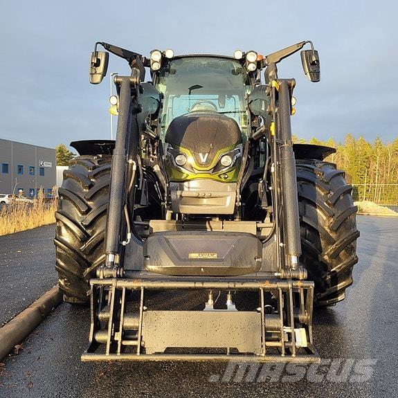 Valtra G135 Active Traktorit