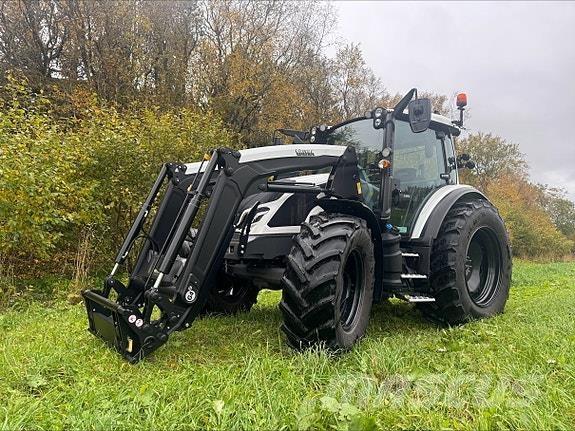 Valtra G135A Traktorit