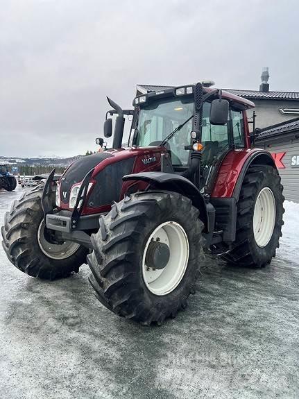 Valtra N163 Traktorit