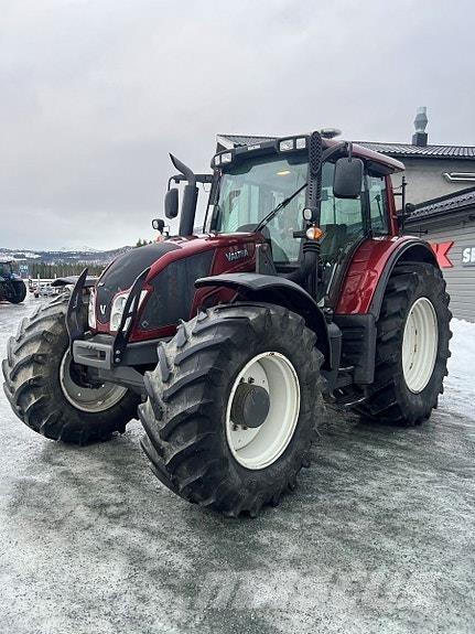 Valtra N163 Traktorit