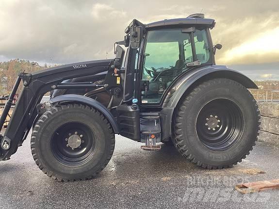 Valtra N174 Traktorit