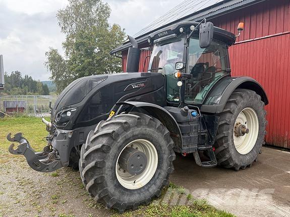 Valtra S394 Traktorit