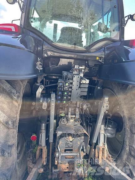 Valtra T 214 Traktorit