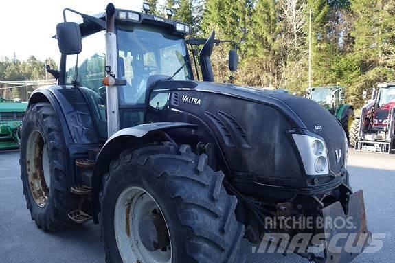 Valtra T213 Versu Traktorit