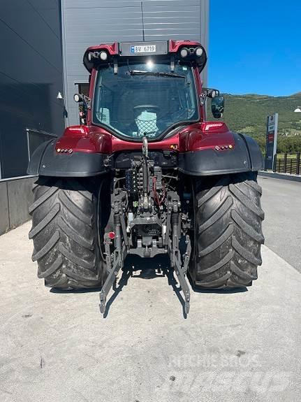 Valtra T214 Traktorit