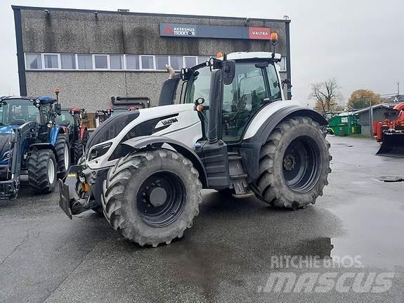 Valtra T234 Traktorit