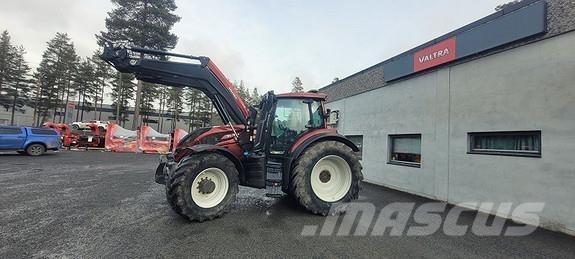 Valtra T234 Traktorit