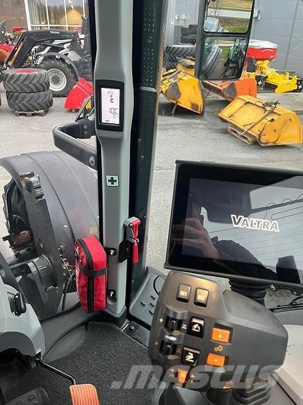 Valtra T234D Traktorit