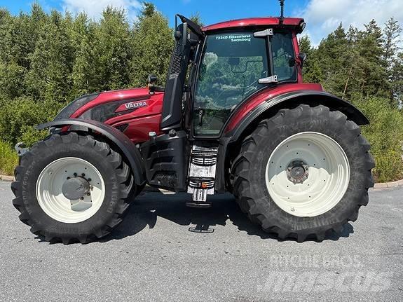 Valtra T234D Traktorit