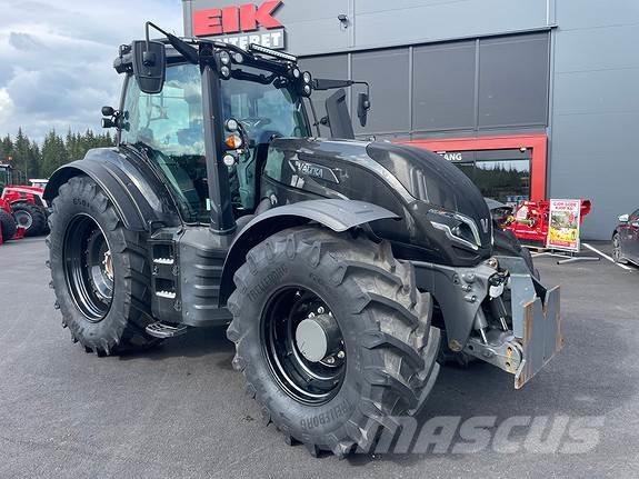 Valtra T235 Traktorit