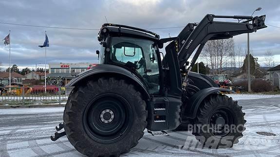 Valtra T235 Traktorit