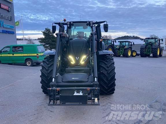 Valtra T235 Traktorit