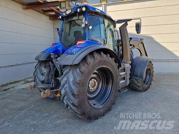 Valtra T235 Traktorit