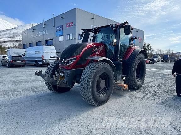 Valtra T235 Traktorit