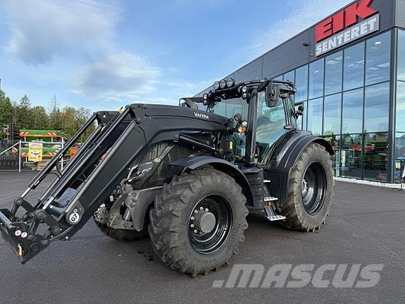 Valtra T235 Traktorit