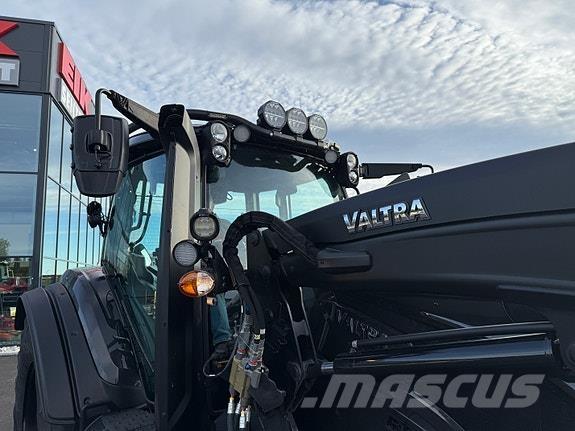 Valtra T235 Traktorit