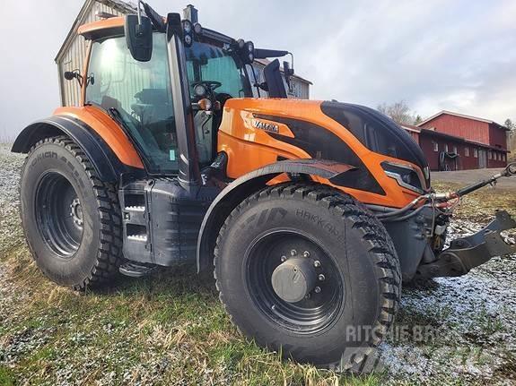 Valtra T255 Traktorit