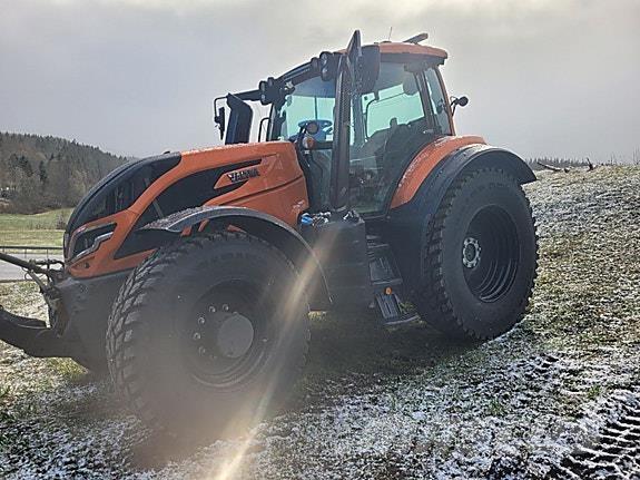 Valtra T255 Traktorit