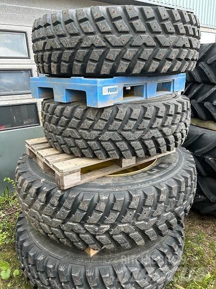  Vinterhjul til JD Muut tie- ja lumikoneet