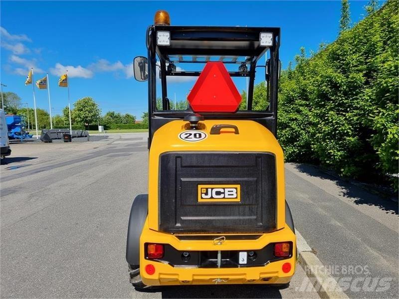 JCB 403 AGRI Pienkuormaajat