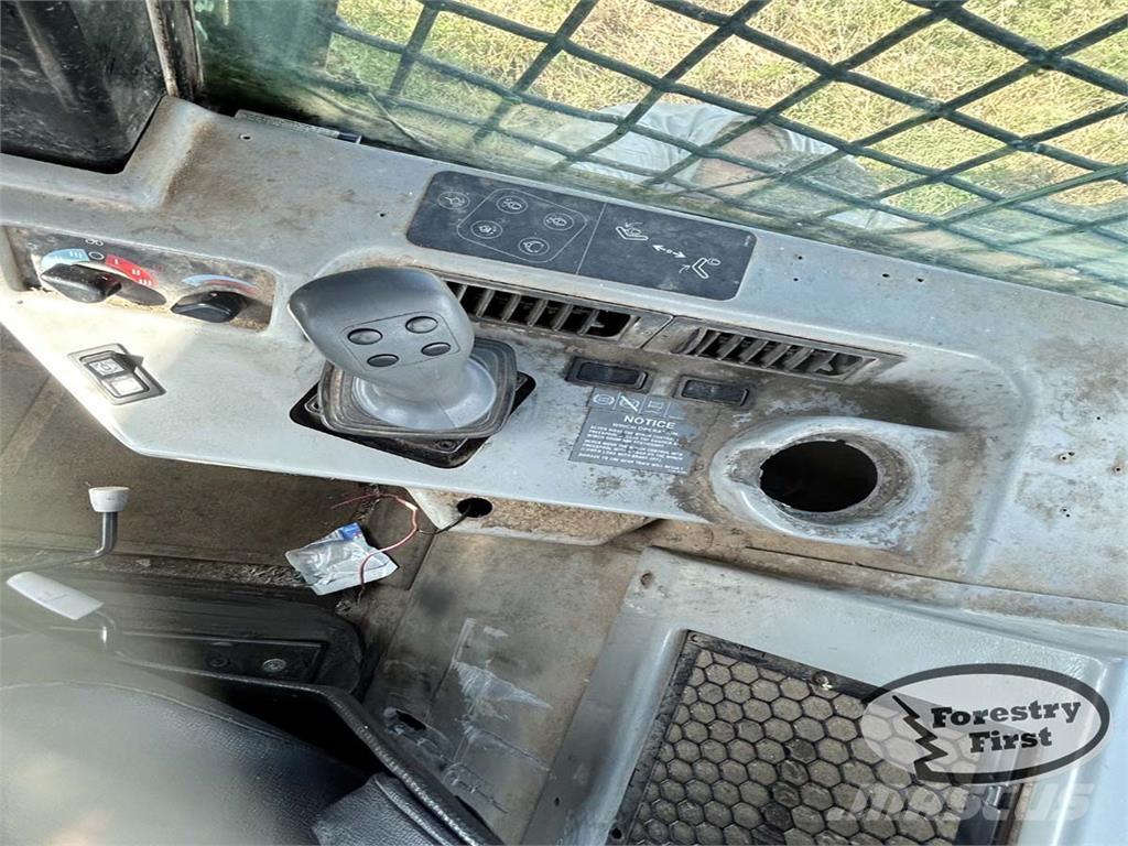 CAT 525B Juontokoneet