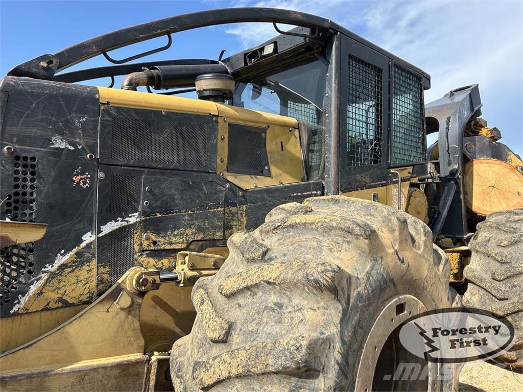 CAT 525B Juontokoneet