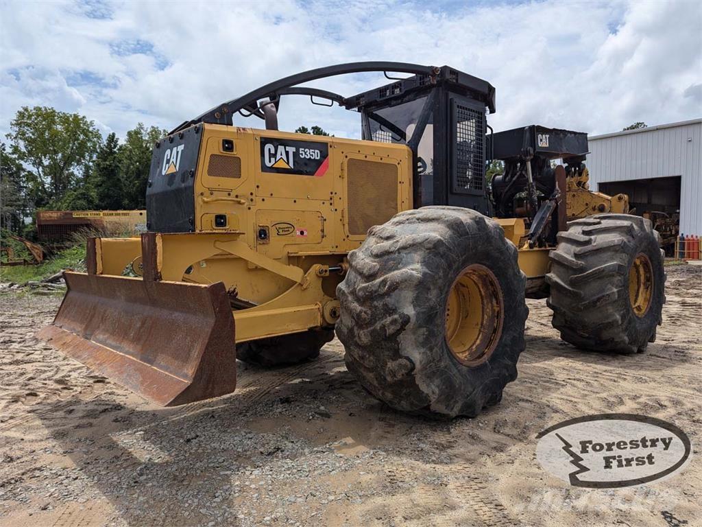 CAT 535D Juontokoneet