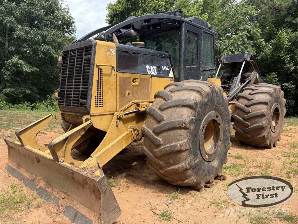CAT 545C Juontokoneet