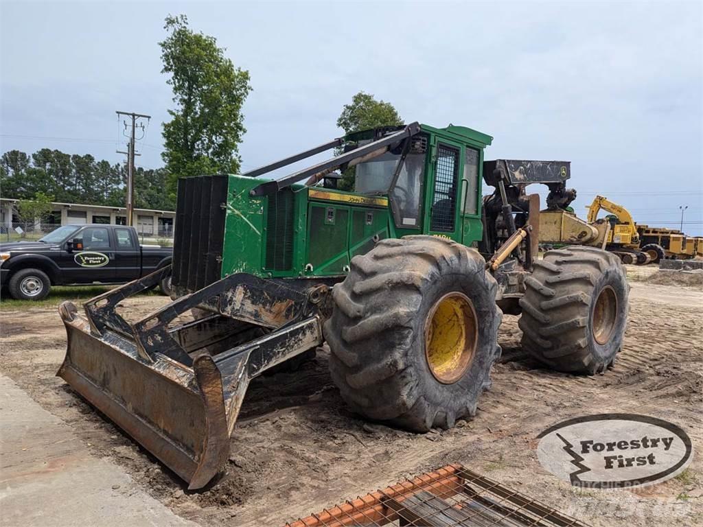 John Deere 748H Juontokoneet