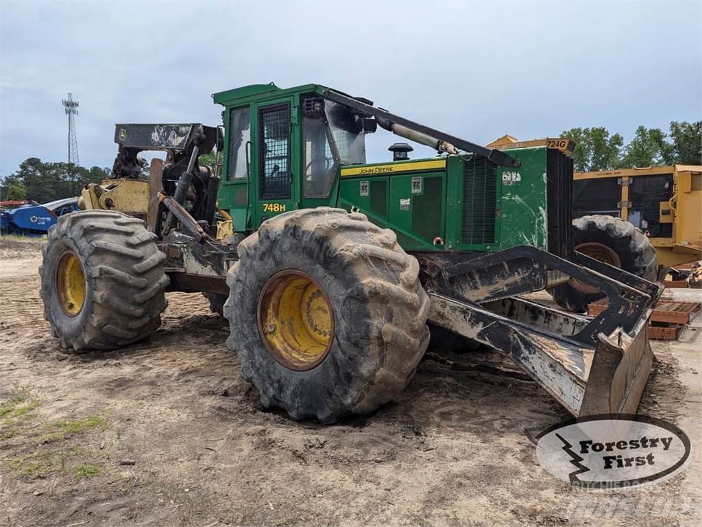 John Deere 748H Juontokoneet